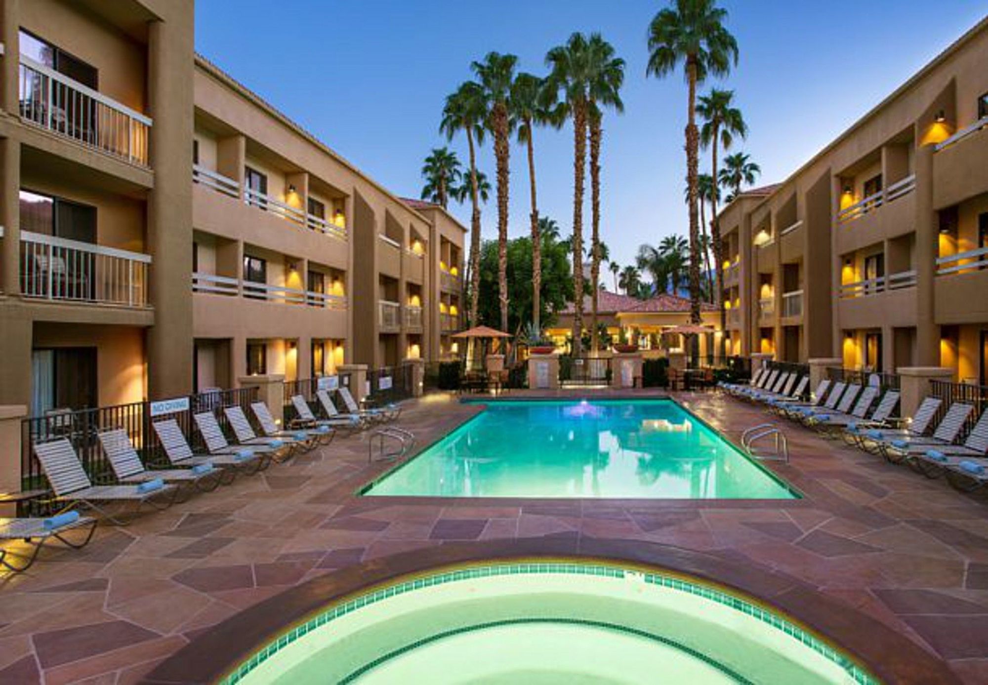Courtyard By Marriott Palm Springs Hotel Exterior photo